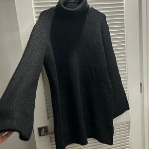 Steve Madden Elegant Black Turtleneck Sweater